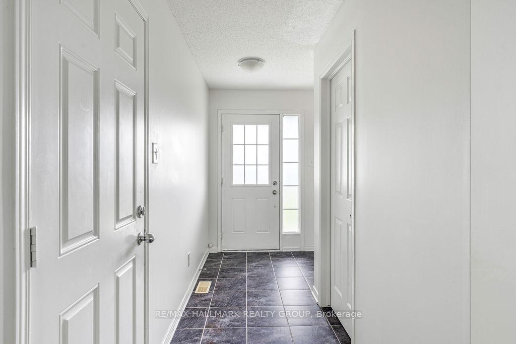 Photo 2 of 217 Vision Street, Ottawa, Riverside South/Gloucester Glen — HOMEH
