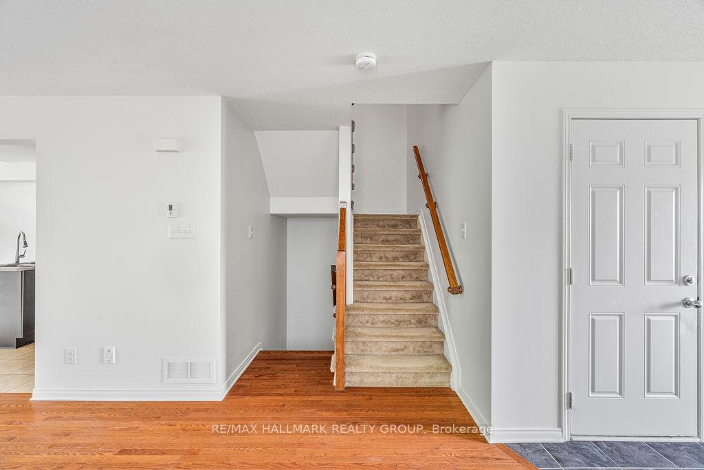 Photo 7 of 217 Vision Street, Ottawa, Riverside South/Gloucester Glen — HOMEH