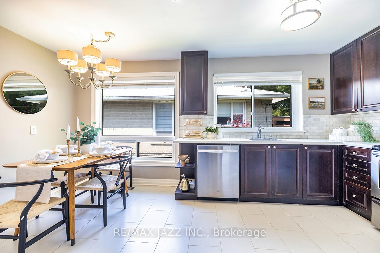 Photo 7 of 145 Lupin Drive, Whitby, Downtown Whitby — HOMEH