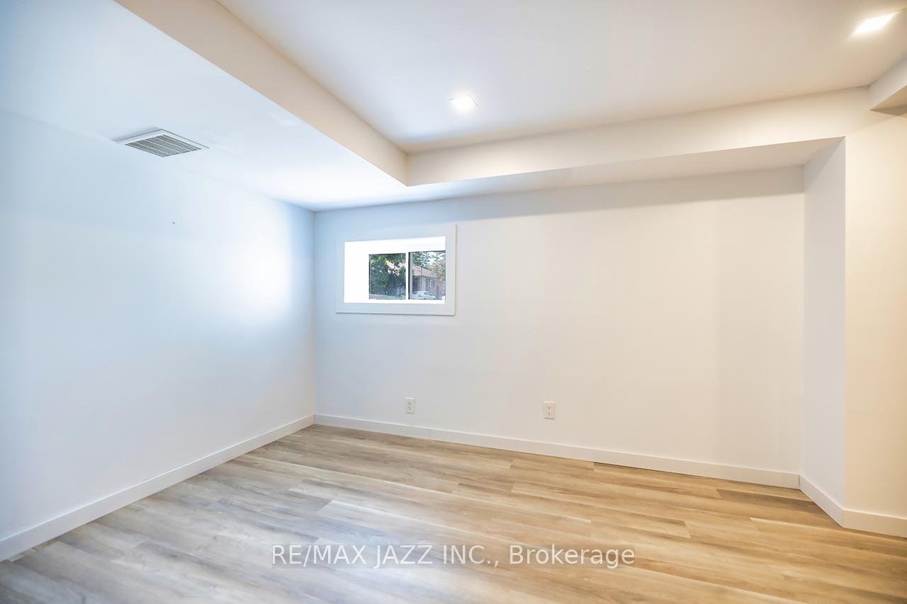 Photo 29 of 145 Lupin Drive, Whitby, Downtown Whitby — HOMEH