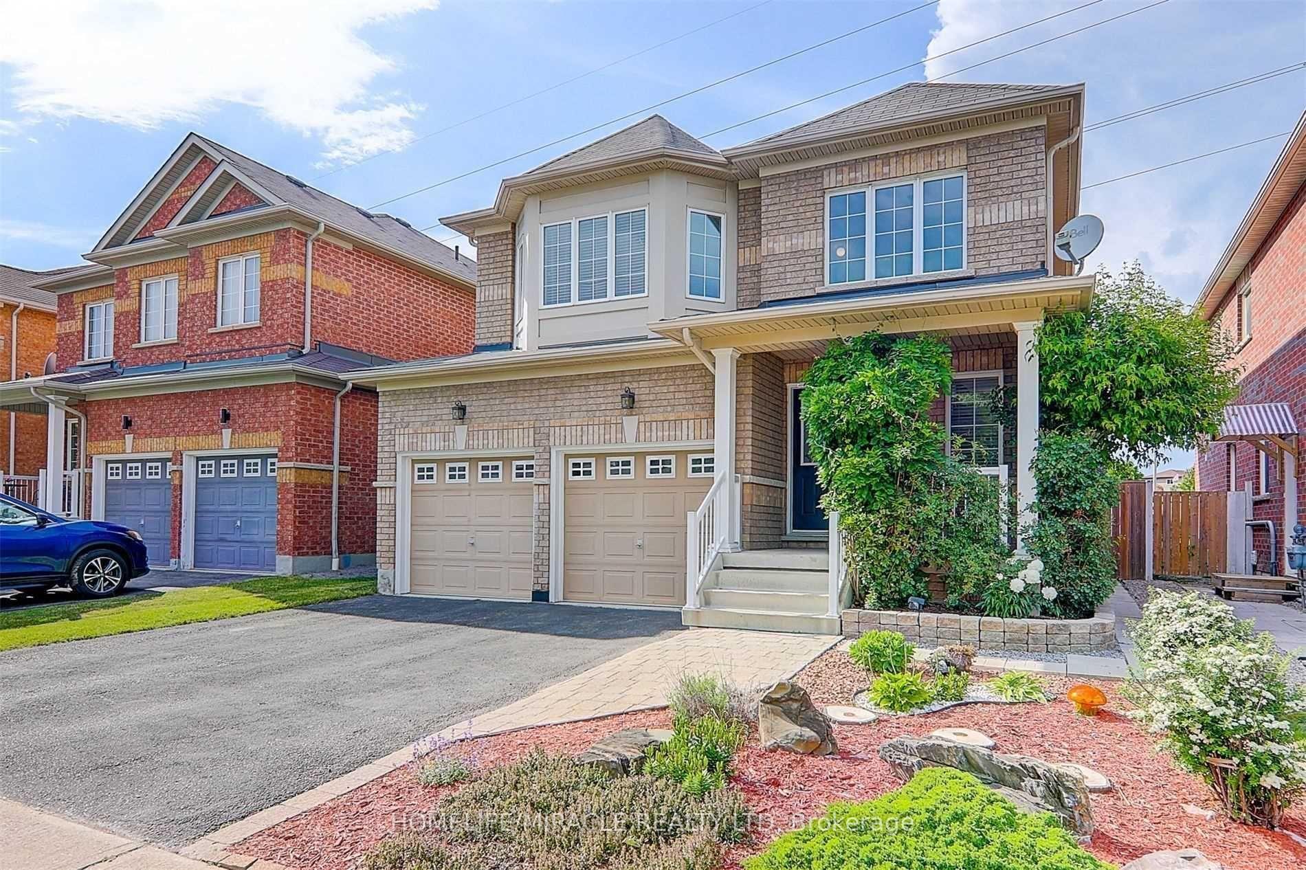 Front of 28 Oceanpearl Crescent
