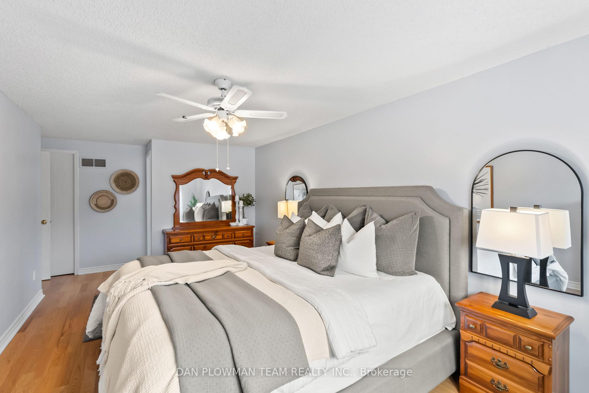 Photo 18 of 16 Greenview Court, Whitby, Blue Grass Meadows — HOMEH