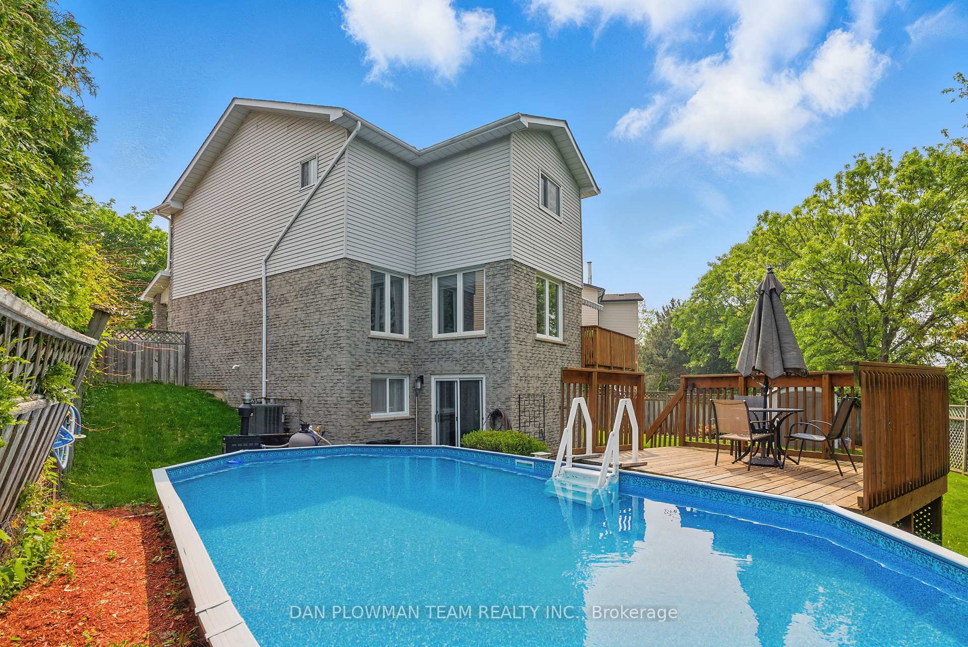 Photo 39 of 16 Greenview Court, Whitby, Blue Grass Meadows — HOMEH