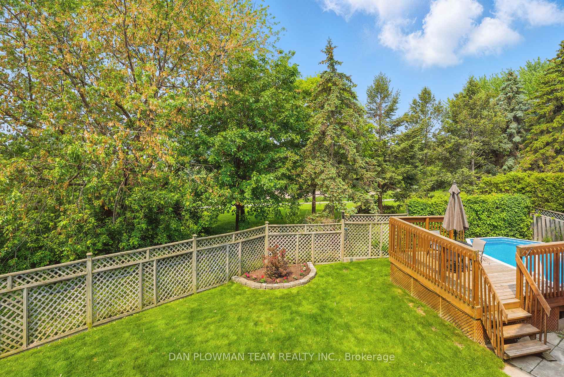 Photo 40 of 16 Greenview Court, Whitby, Blue Grass Meadows — HOMEH