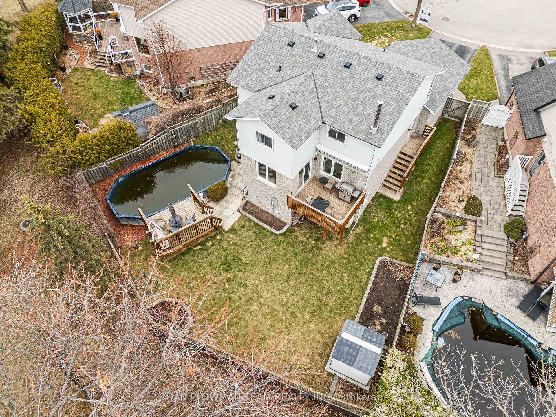 Photo 42 of 16 Greenview Court, Whitby, Blue Grass Meadows — HOMEH