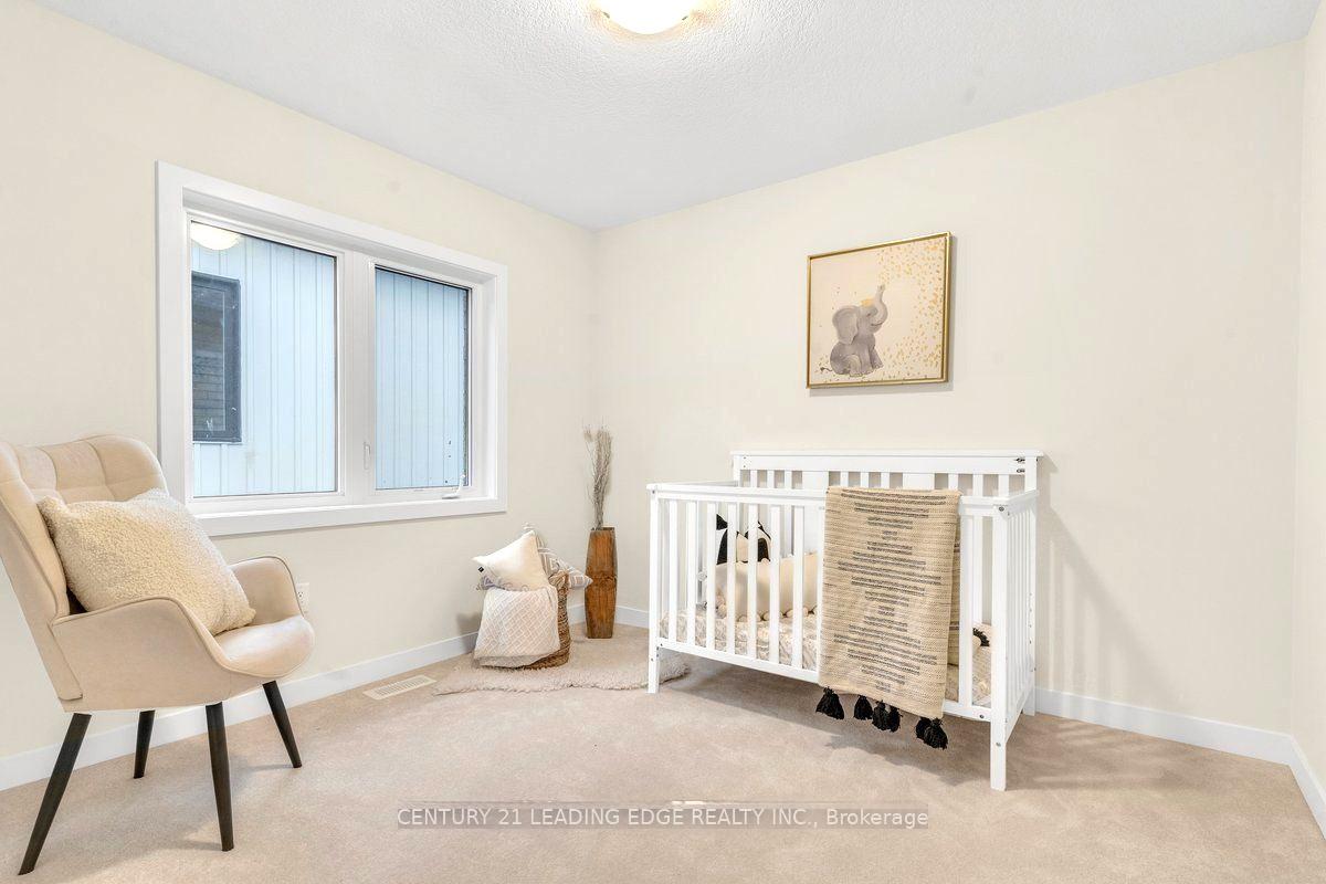 Photo 4 of 46 Aviron Crescent, Welland, Dain City — HOMEH