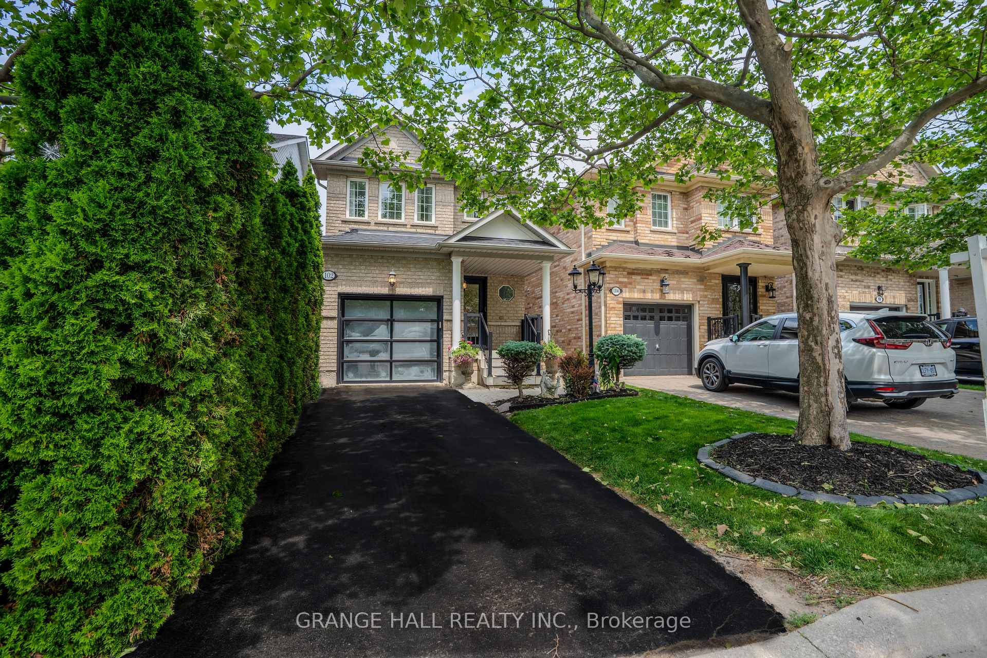 Photo 2 of 102 Venice Gate Drive, Vaughan, Vellore Village — HOMEH