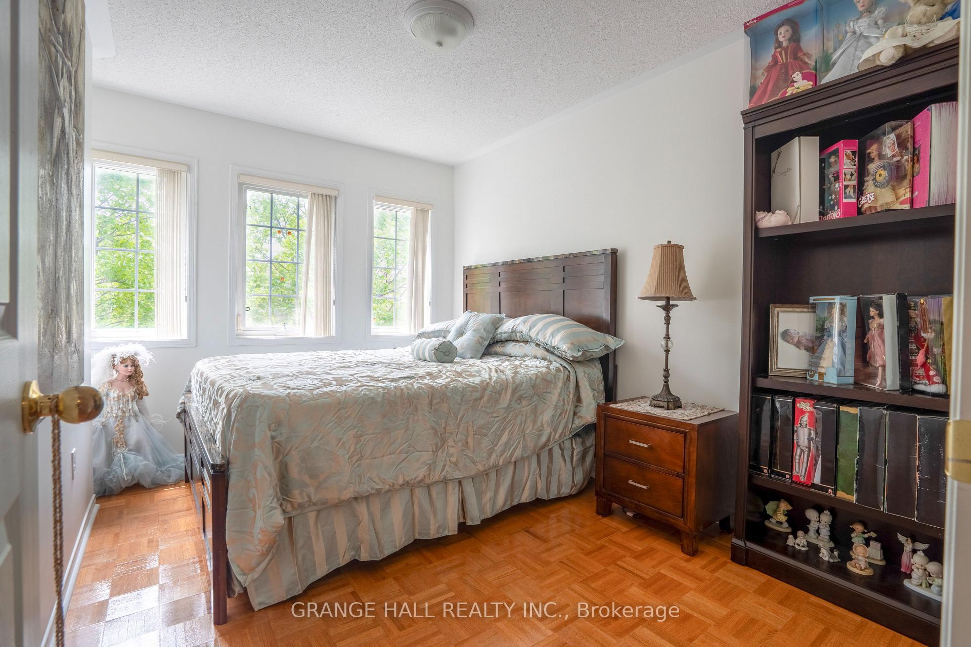 Photo 13 of 102 Venice Gate Drive, Vaughan, Vellore Village — HOMEH