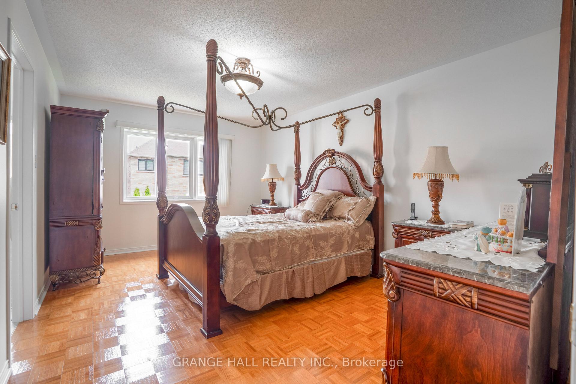 Photo 14 of 102 Venice Gate Drive, Vaughan, Vellore Village — HOMEH