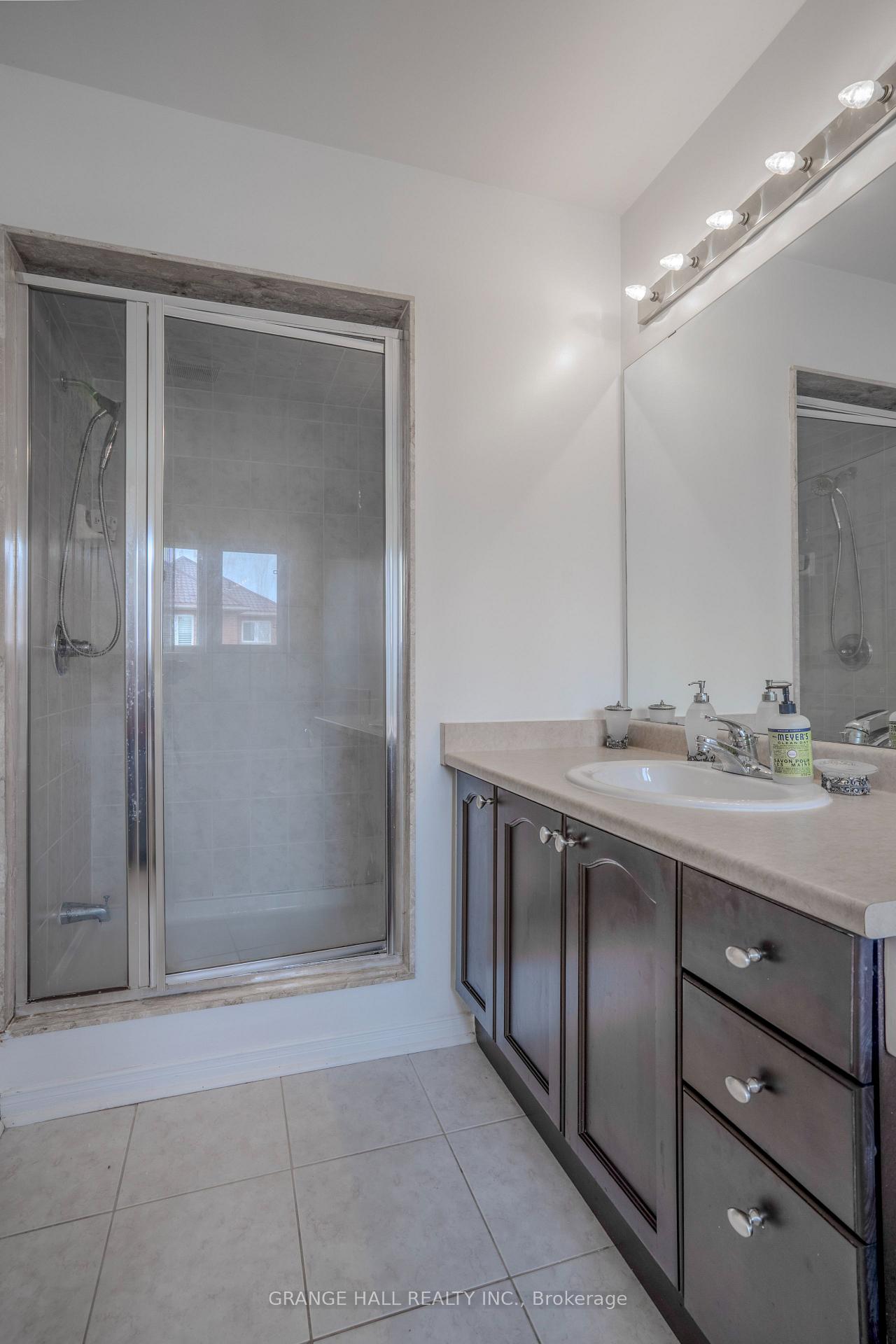 Photo 21 of 102 Venice Gate Drive, Vaughan, Vellore Village — HOMEH