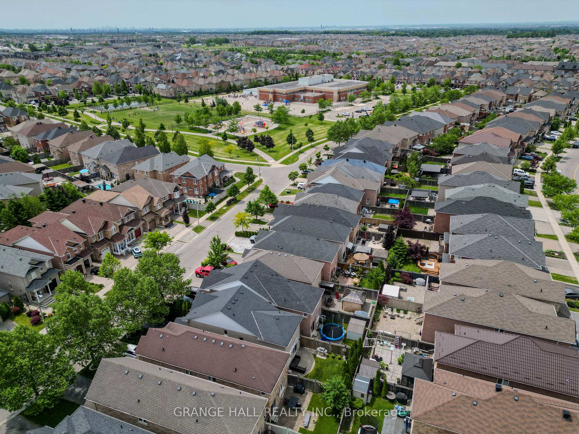 Photo 30 of 102 Venice Gate Drive, Vaughan, Vellore Village — HOMEH