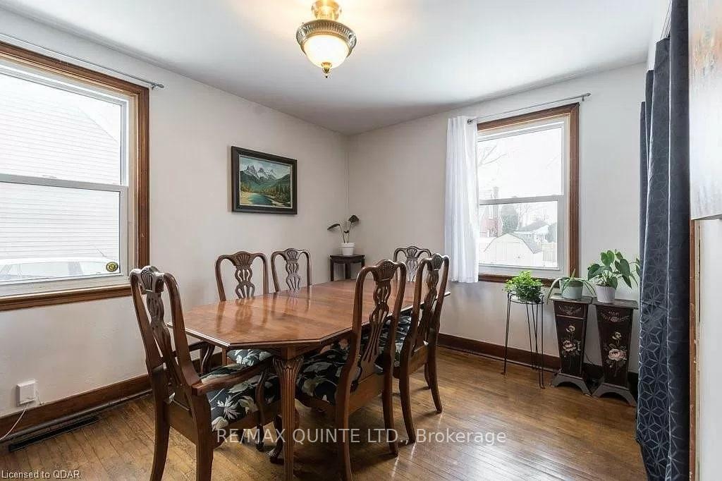 Photo 7 of 17 Wellington Crescent, Belleville, Belleville Ward — HOMEH