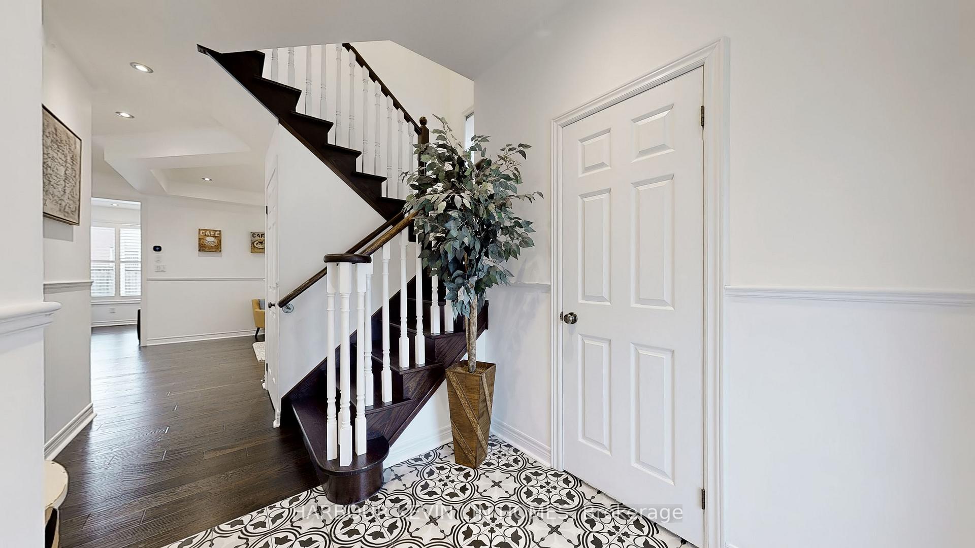 Photo 4 of 21 Freesia Road, Markham, Victoria Manor-Jennings Gate — HOMEH