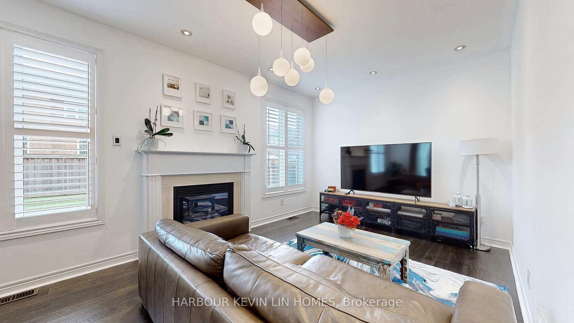 Photo 9 of 21 Freesia Road, Markham, Victoria Manor-Jennings Gate — HOMEH