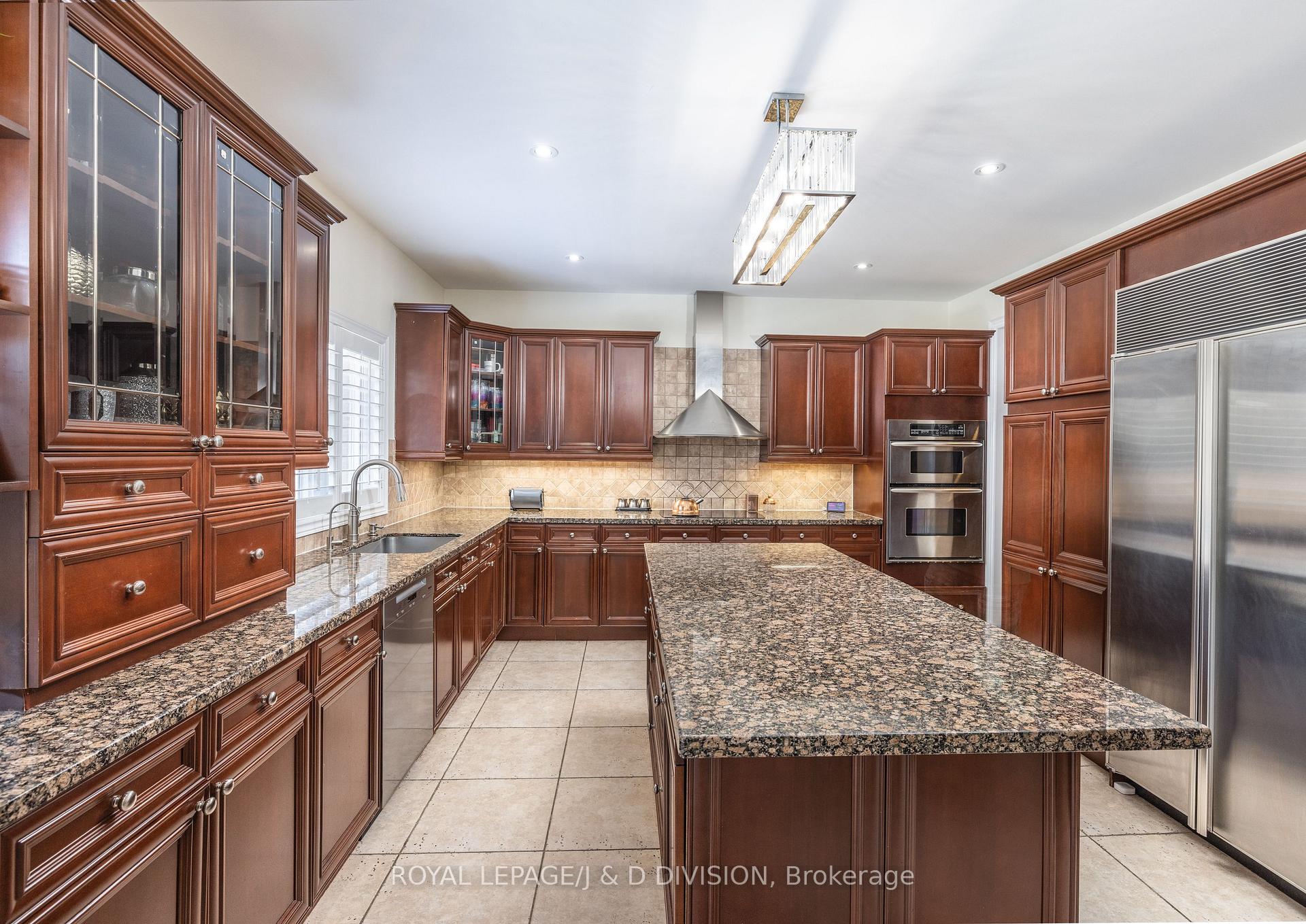 Photo 6 of 218 Flamingo Road, Vaughan, Uplands — HOMEH