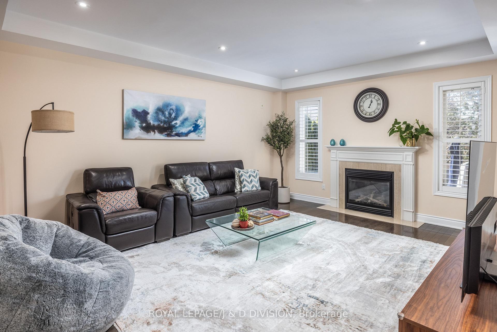 Photo 10 of 218 Flamingo Road, Vaughan, Uplands — HOMEH