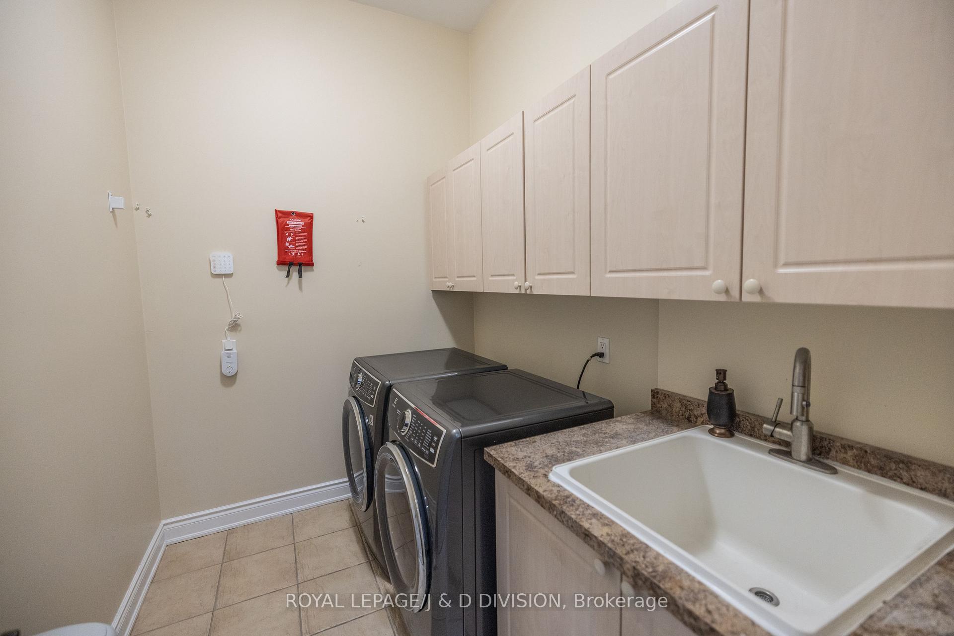 Photo 13 of 218 Flamingo Road, Vaughan, Uplands — HOMEH