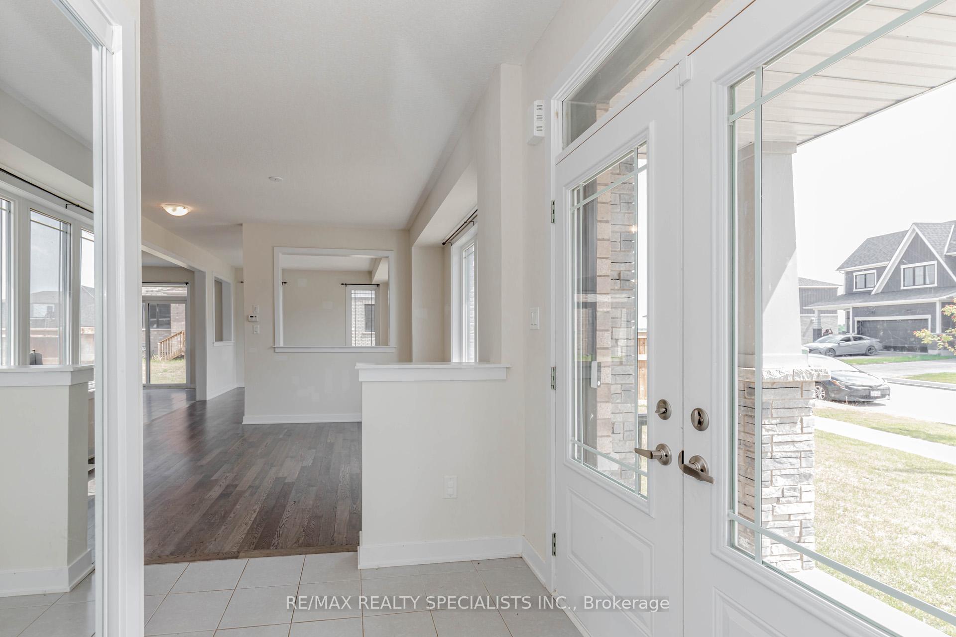 Photo 4 of 8 Stern Drive, Welland, Dain City — HOMEH