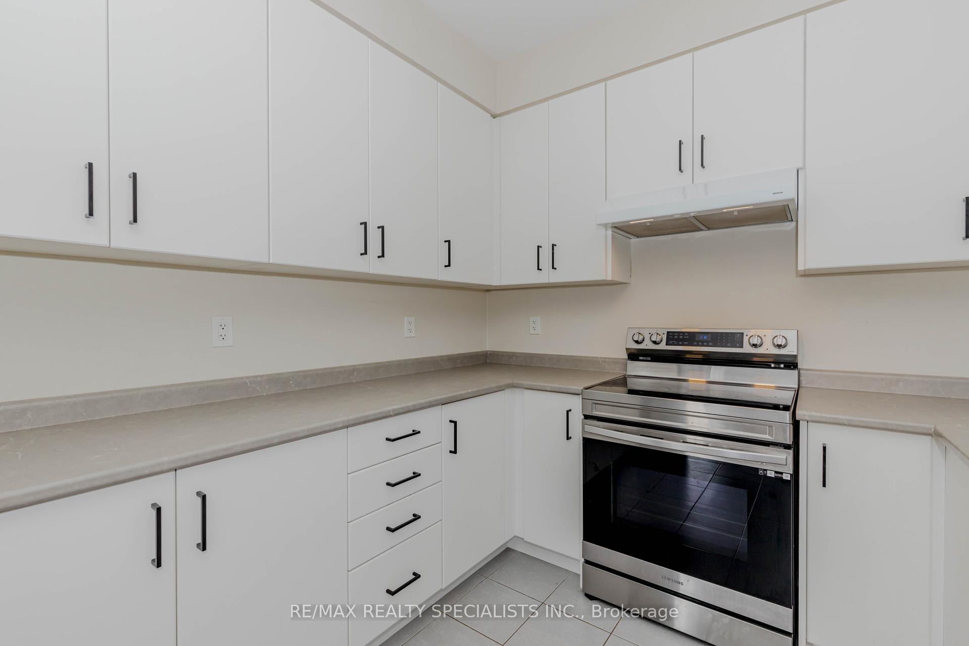 Photo 10 of 8 Stern Drive, Welland, Dain City — HOMEH