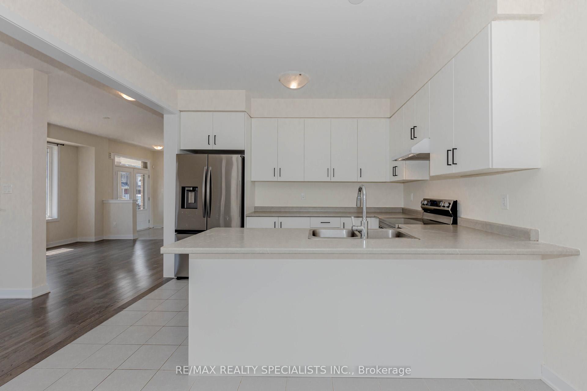 Photo 11 of 8 Stern Drive, Welland, Dain City — HOMEH