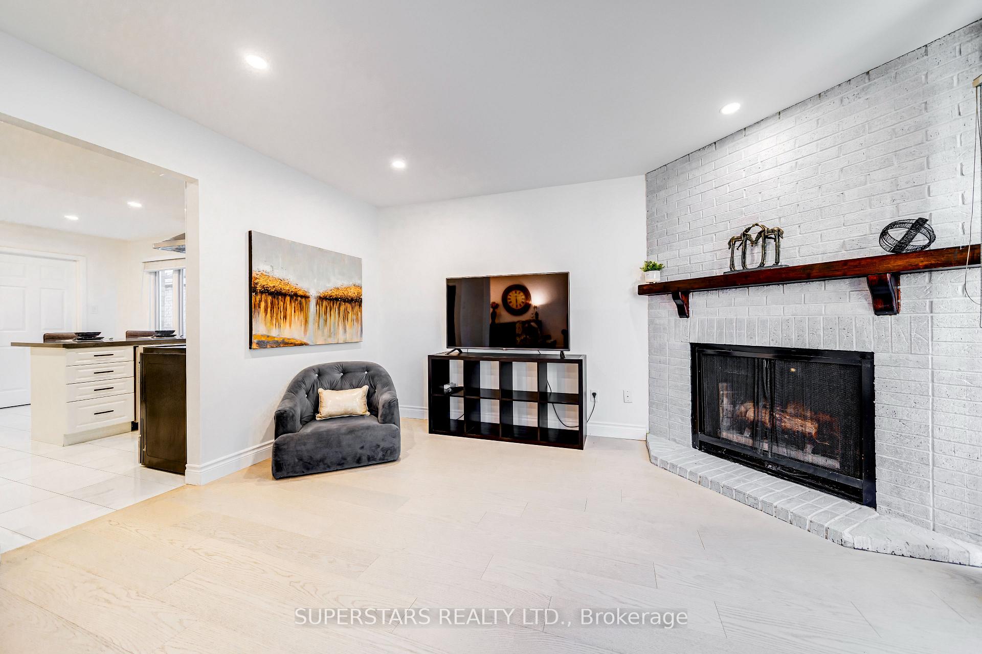 Photo 8 of 42 Wickham Court, Markham, Milliken Mills East — HOMEH