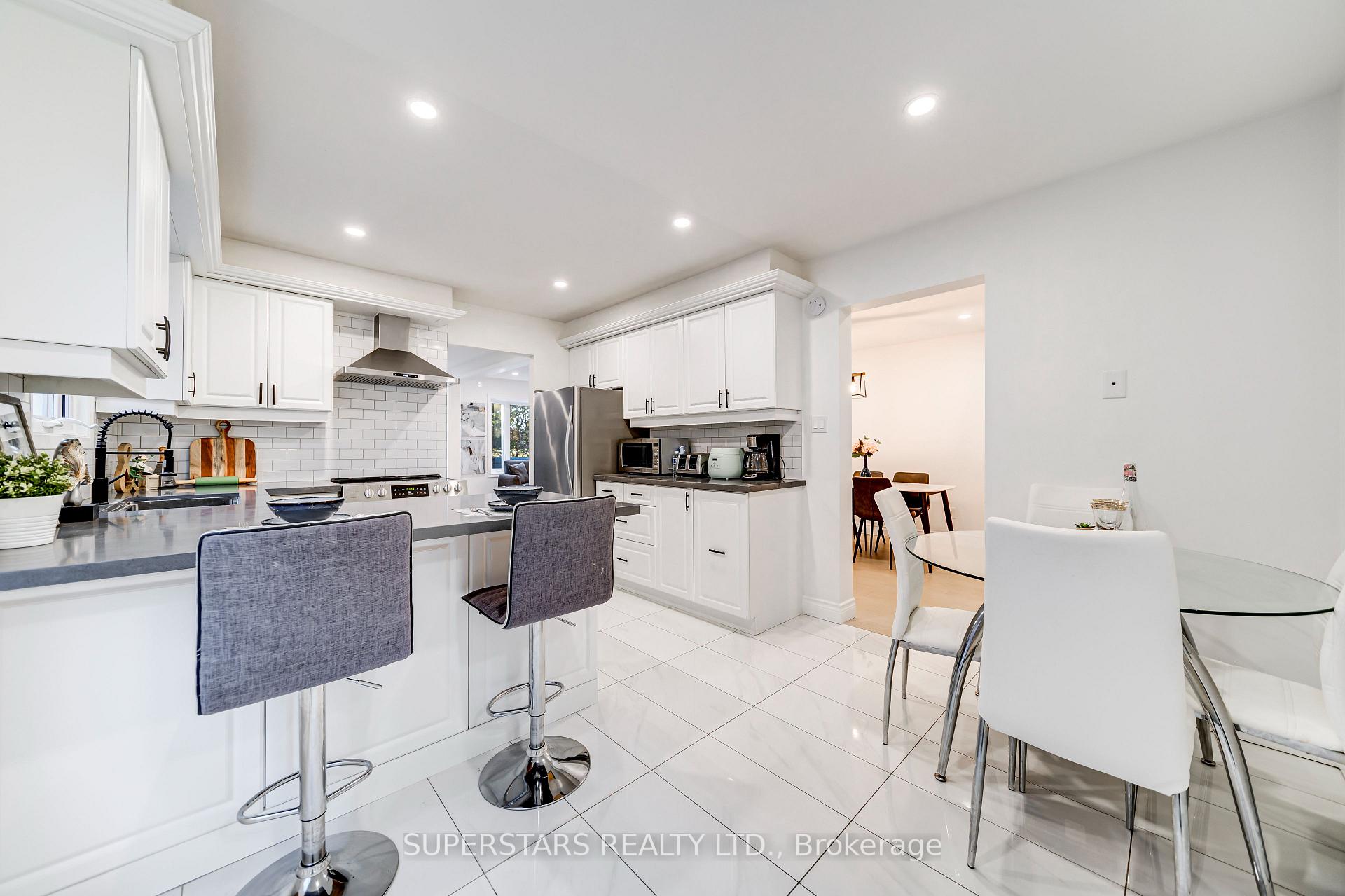 Photo 12 of 42 Wickham Court, Markham, Milliken Mills East — HOMEH
