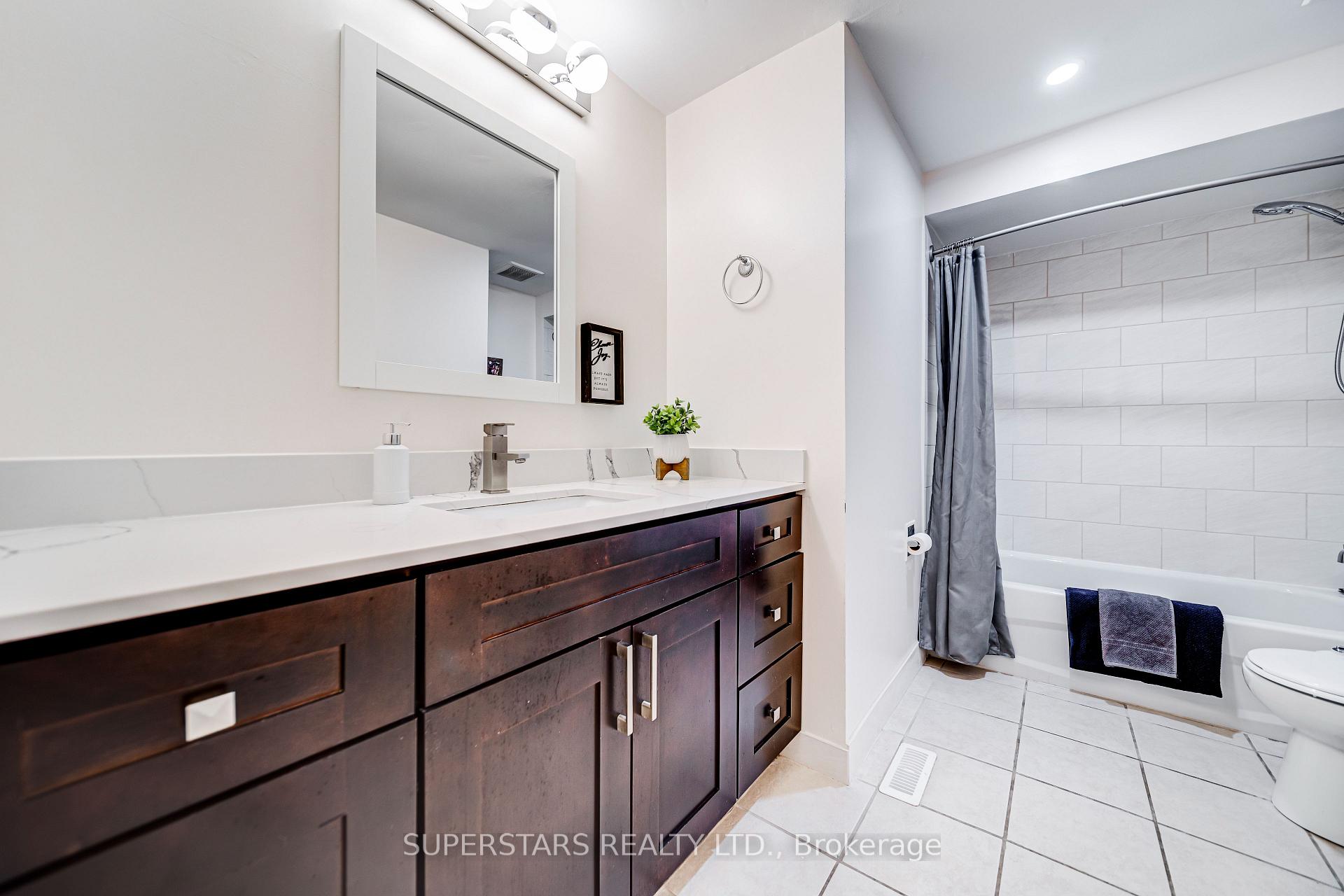 Photo 24 of 42 Wickham Court, Markham, Milliken Mills East — HOMEH