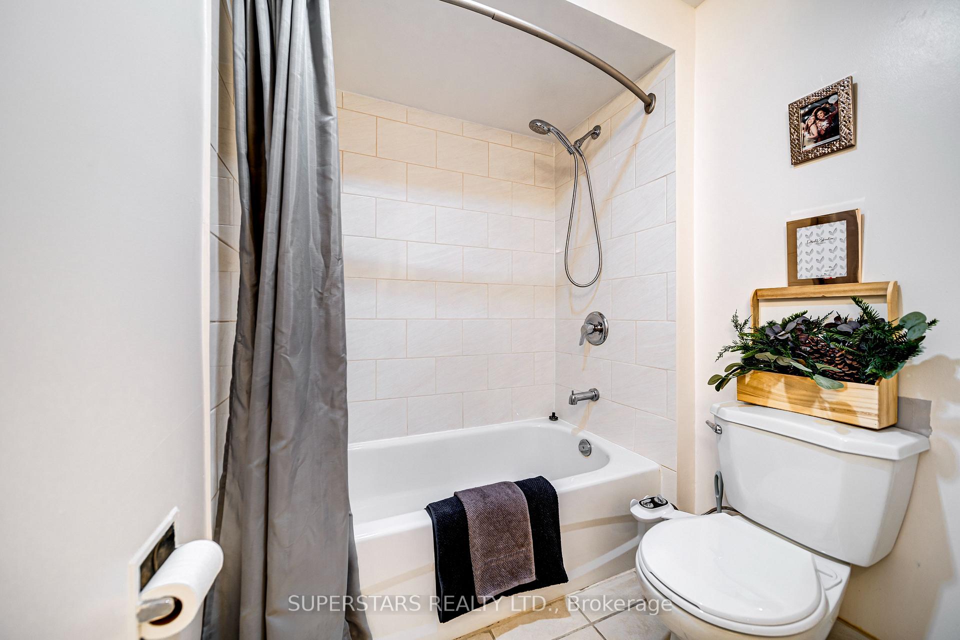 Photo 25 of 42 Wickham Court, Markham, Milliken Mills East — HOMEH
