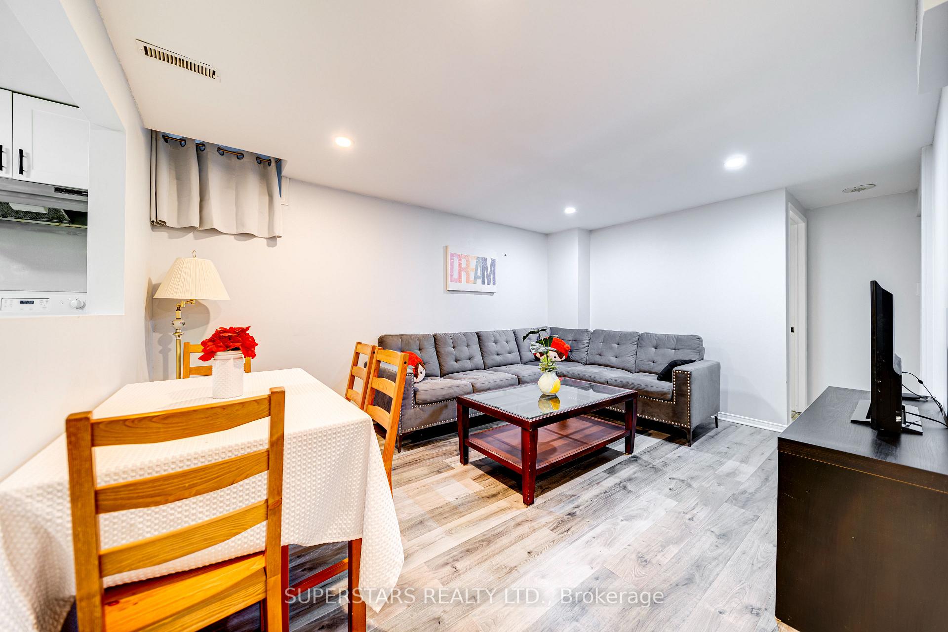 Photo 29 of 42 Wickham Court, Markham, Milliken Mills East — HOMEH