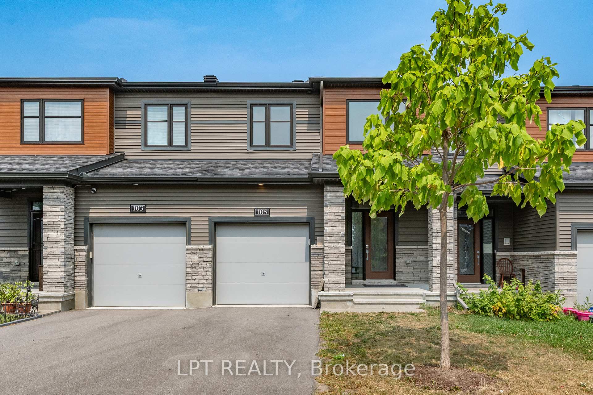 Photo 1 of 105 Teelin Circle, Ottawa, Barrhaven - Half Moon Bay — HOMEH
