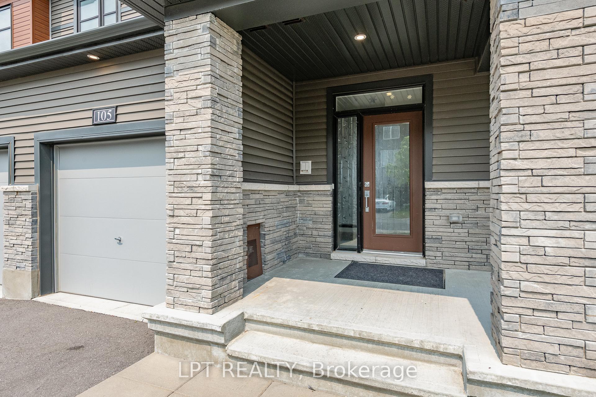 Photo 5 of 105 Teelin Circle, Ottawa, Barrhaven - Half Moon Bay — HOMEH