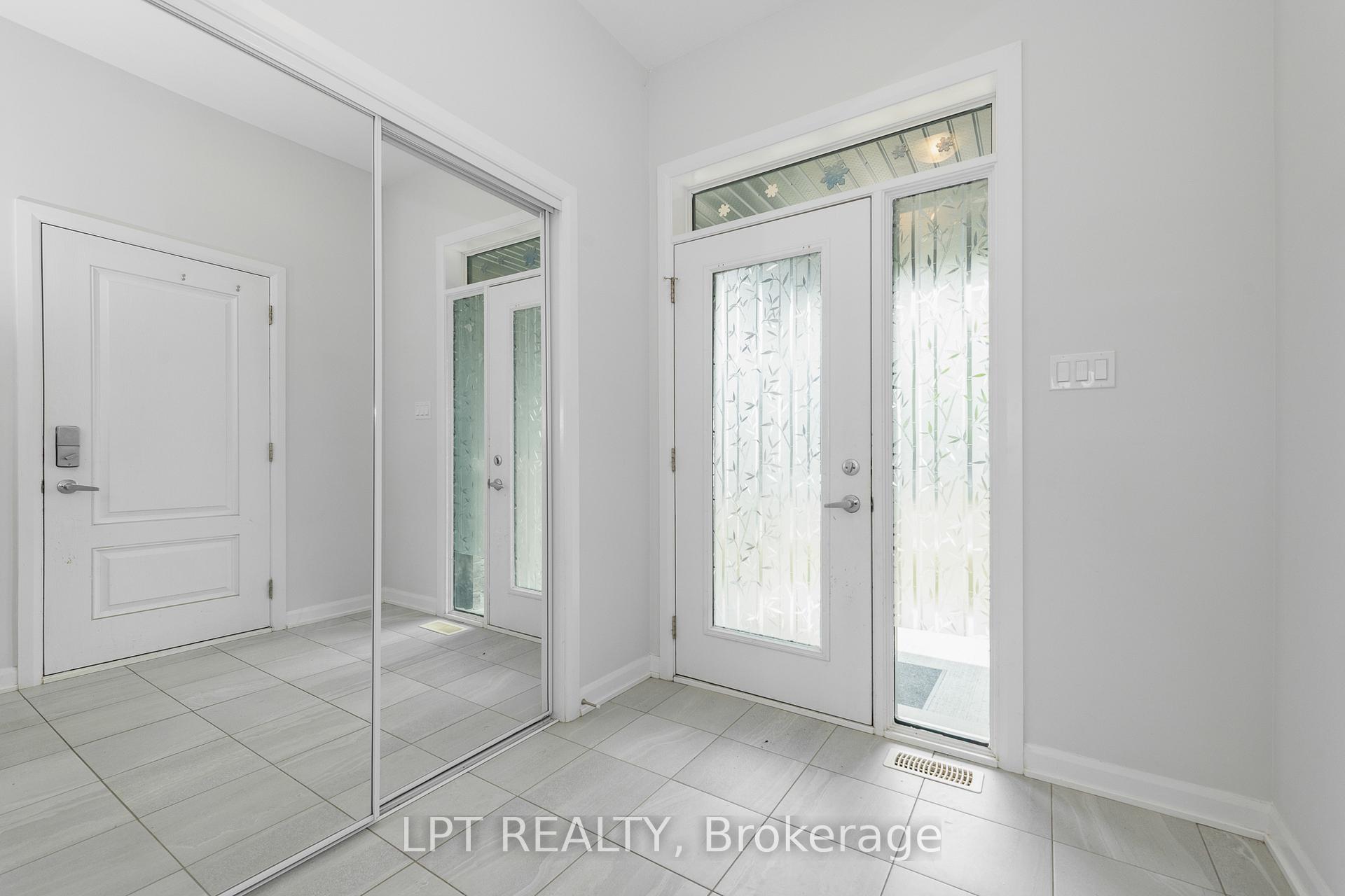 Photo 2 of 105 Teelin Circle, Ottawa, Barrhaven - Half Moon Bay — HOMEH