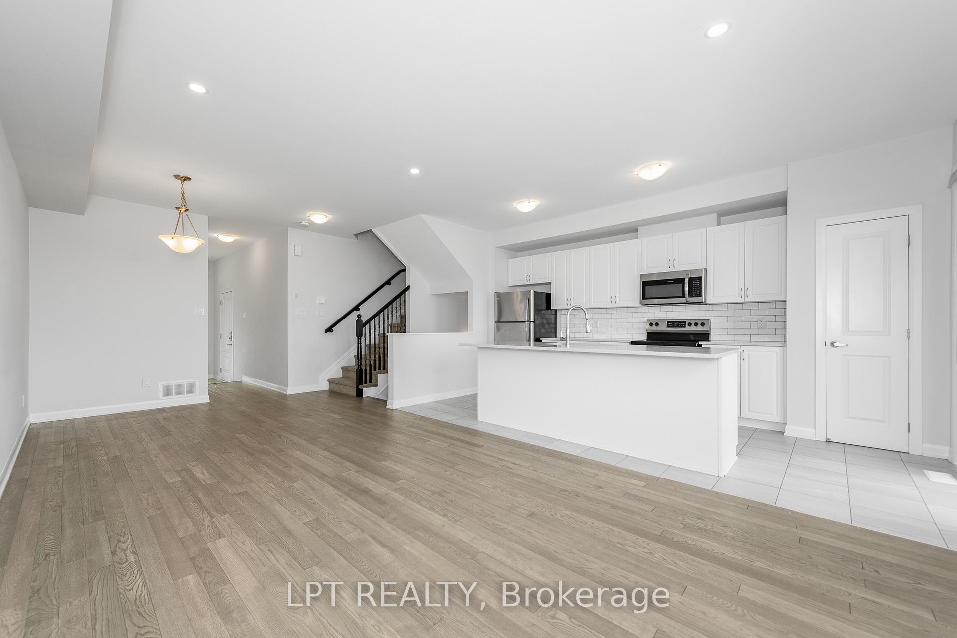 Photo 27 of 105 Teelin Circle, Ottawa, Barrhaven - Half Moon Bay — HOMEH