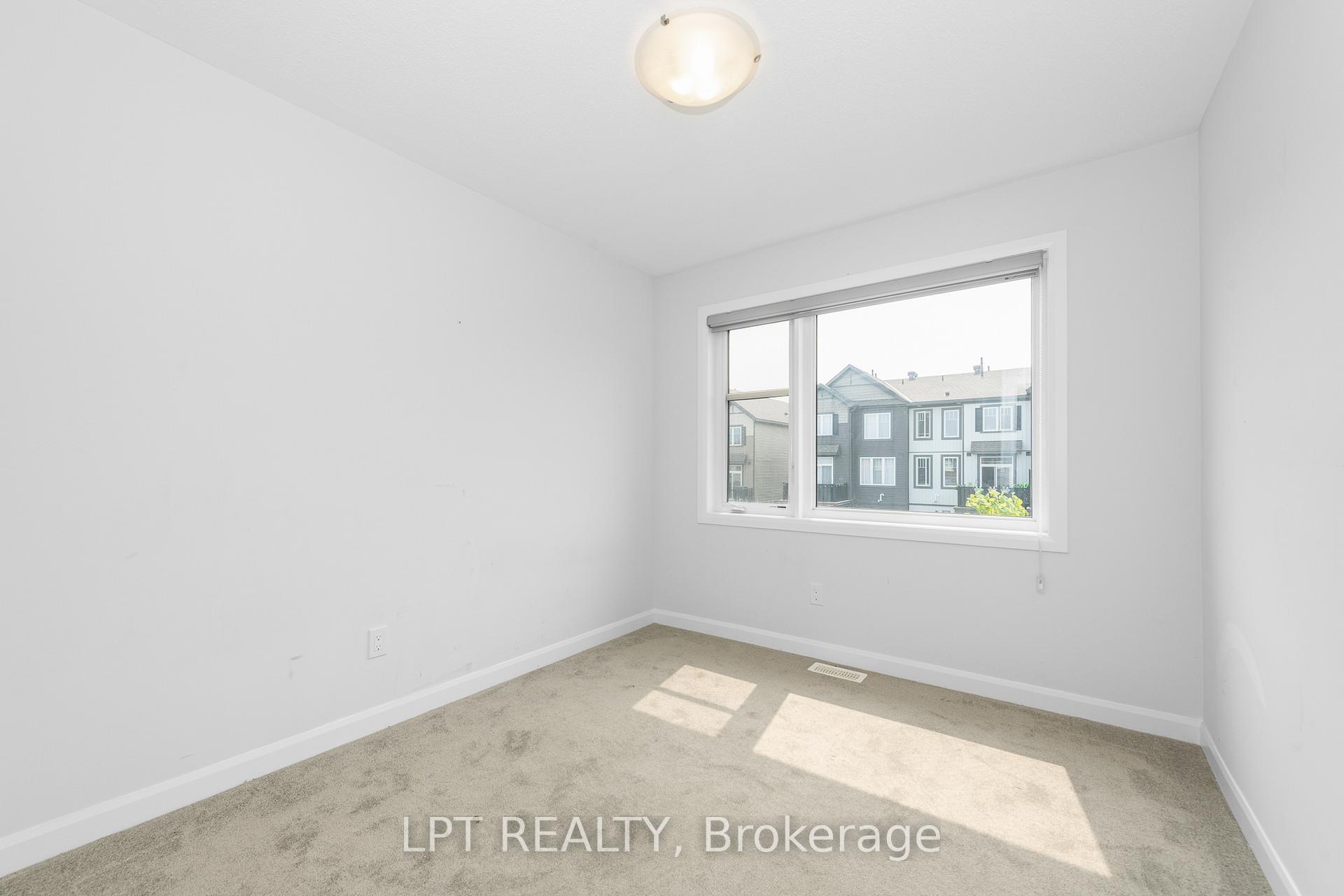 Photo 19 of 105 Teelin Circle, Ottawa, Barrhaven - Half Moon Bay — HOMEH