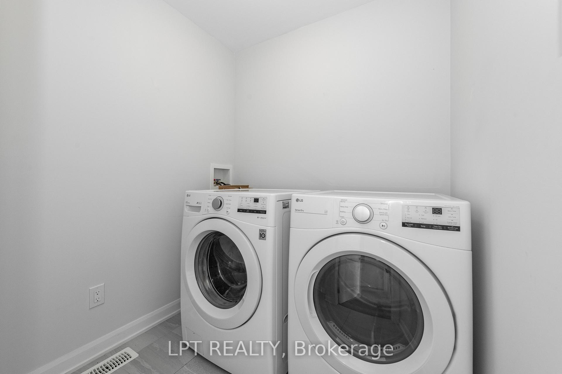 Photo 23 of 105 Teelin Circle, Ottawa, Barrhaven - Half Moon Bay — HOMEH