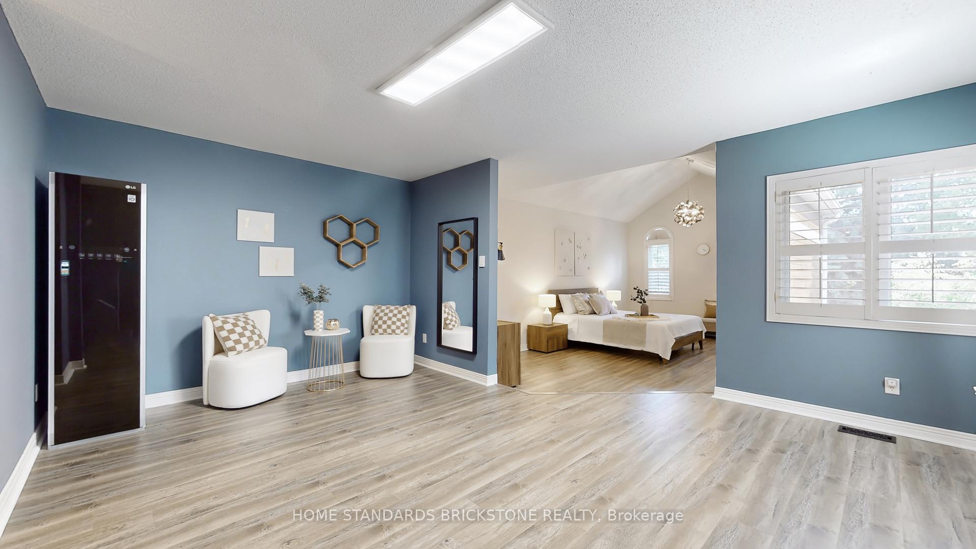 Photo 12 of 20 Brownstone Circle, Vaughan, Crestwood-Springfarm-Yorkhill — HOMEH