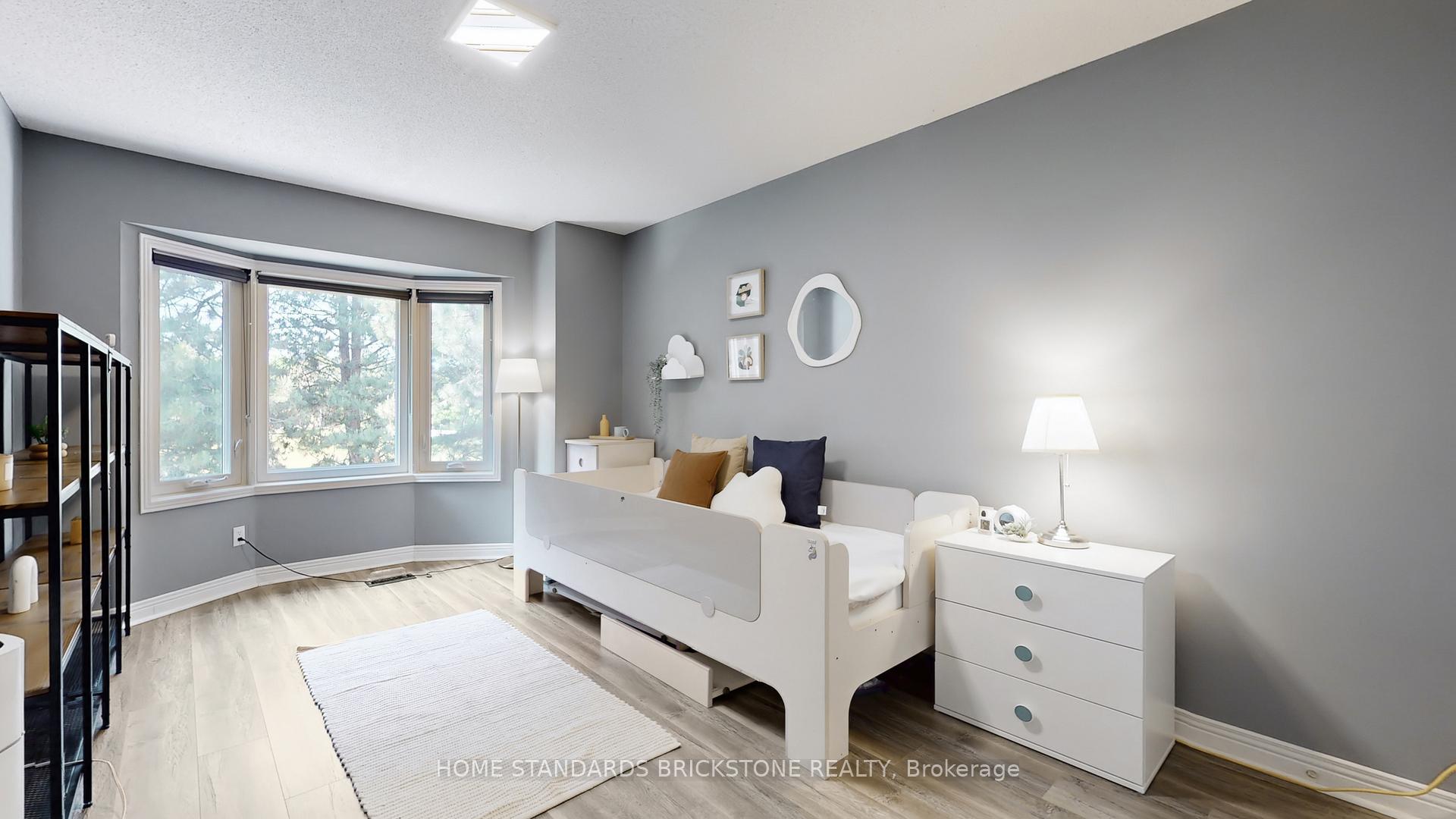 Photo 17 of 20 Brownstone Circle, Vaughan, Crestwood-Springfarm-Yorkhill — HOMEH