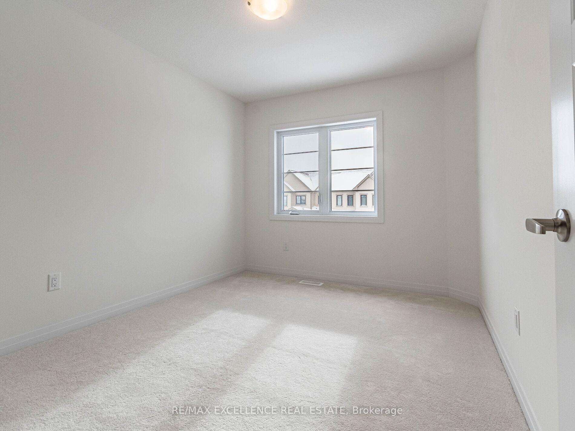 Photo 32 of 122 Masters Street, Welland, Dain City — HOMEH