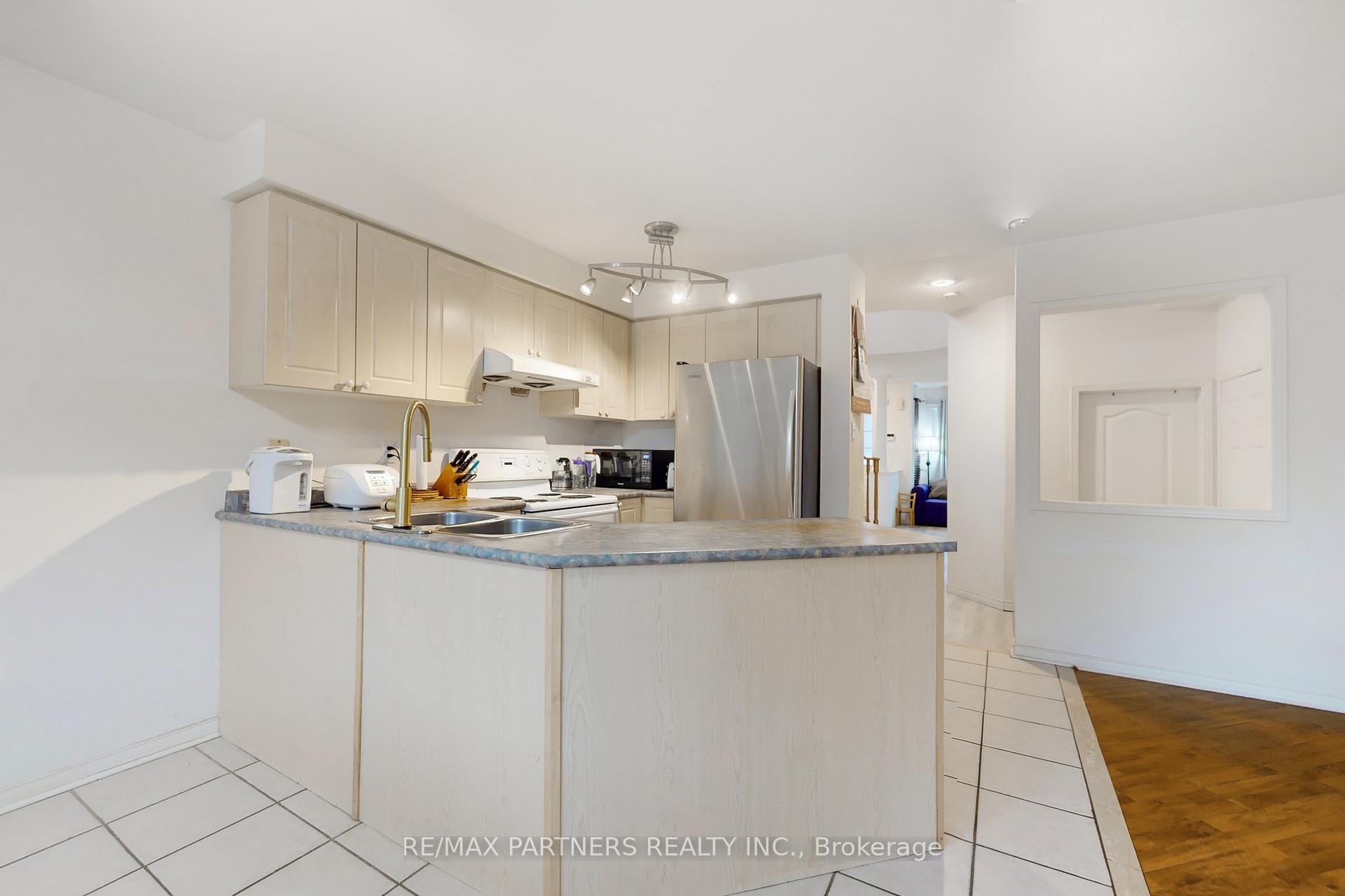 Photo 9 of 324 Castlemore Avenue, Markham, Berczy — HOMEH