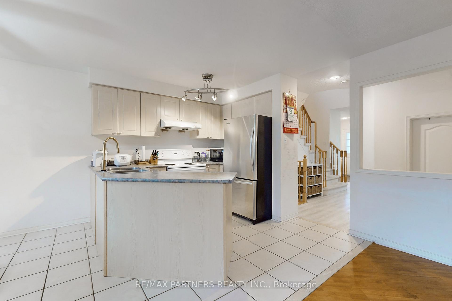 Photo 10 of 324 Castlemore Avenue, Markham, Berczy — HOMEH