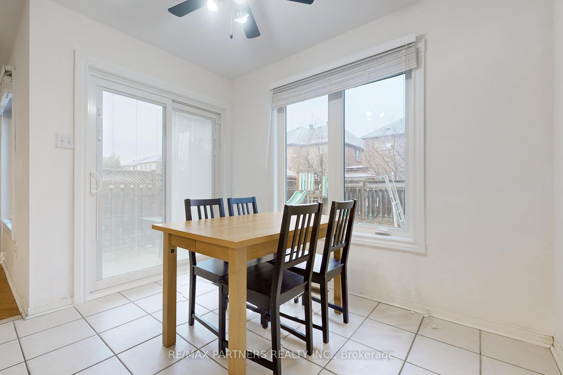 Photo 13 of 324 Castlemore Avenue, Markham, Berczy — HOMEH