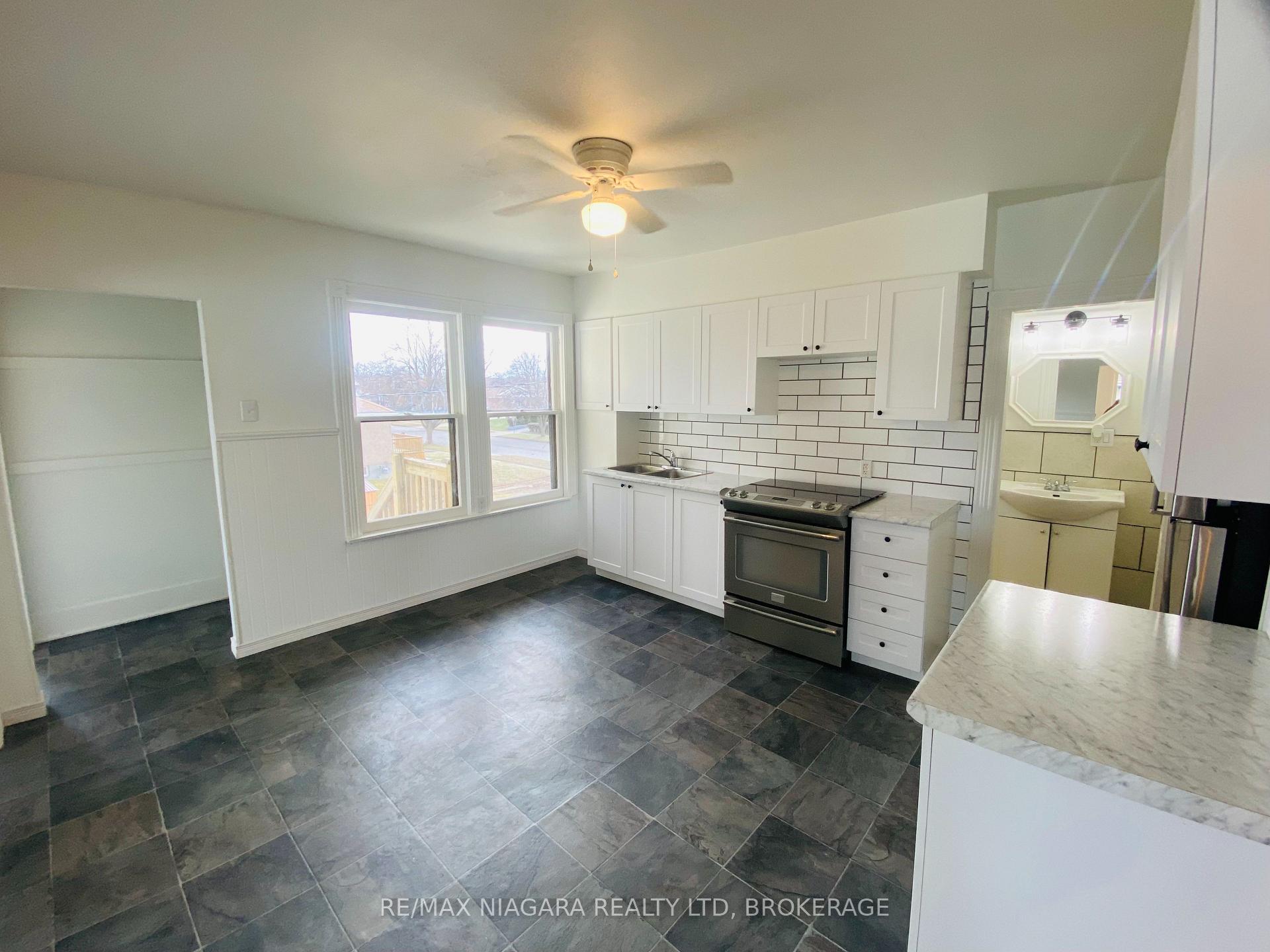 Photo 2 of 442 King Street, Welland, Lincoln/Crowland — HOMEH