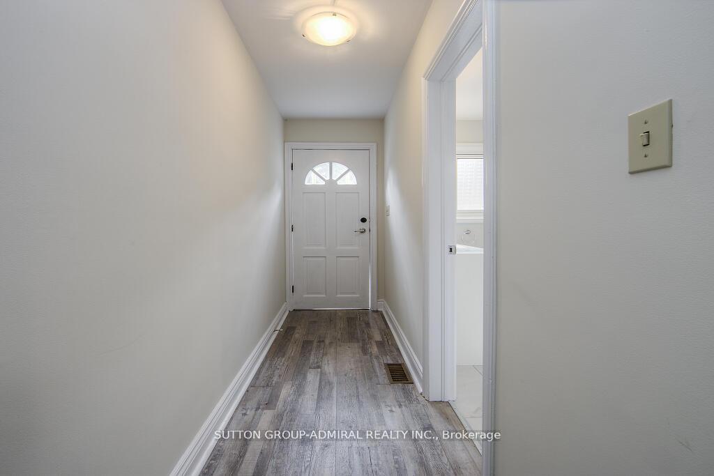 Photo 2 of Unit 2, 7887 Dufferin Street, Vaughan, Beverley Glen — HOMEH