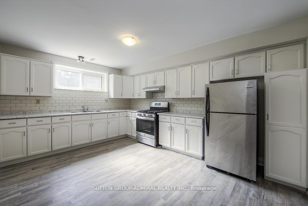 Photo 11 of Unit 2, 7887 Dufferin Street, Vaughan, Beverley Glen — HOMEH