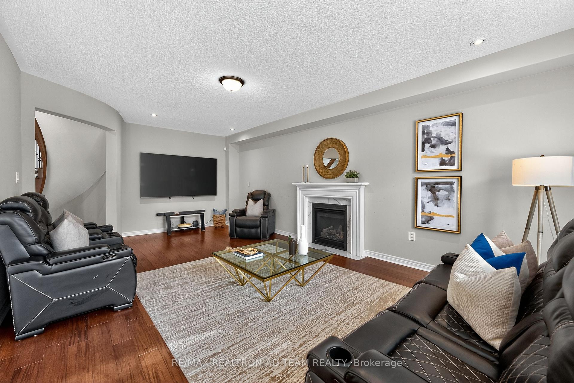Photo 9 of 676 Audley Road S, Ajax, South East — HOMEH