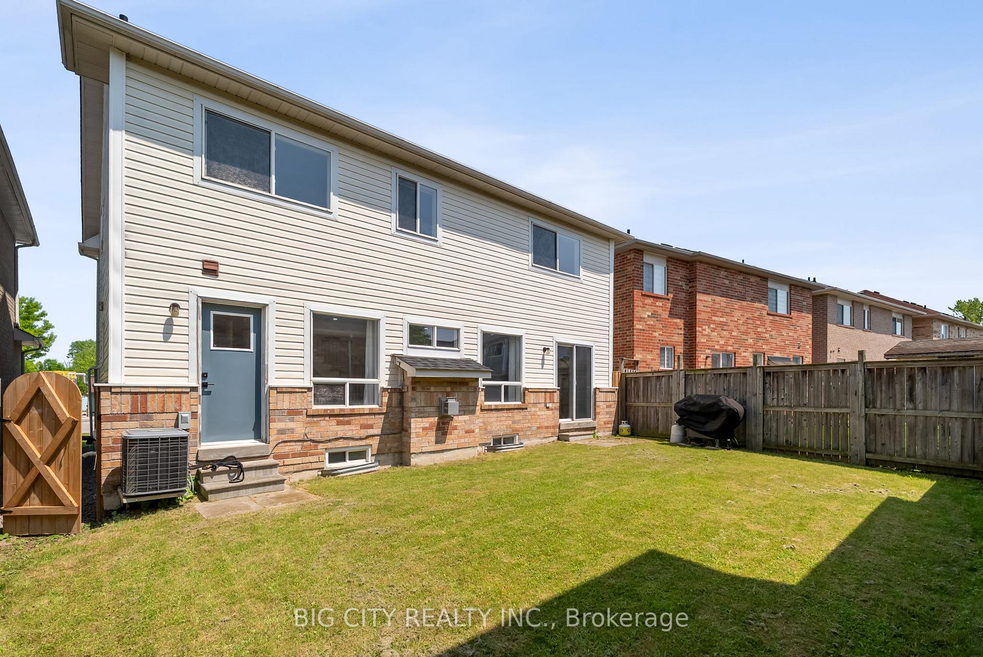 Photo 45 of 70 Greenhalf Drive, Ajax, South East — HOMEH