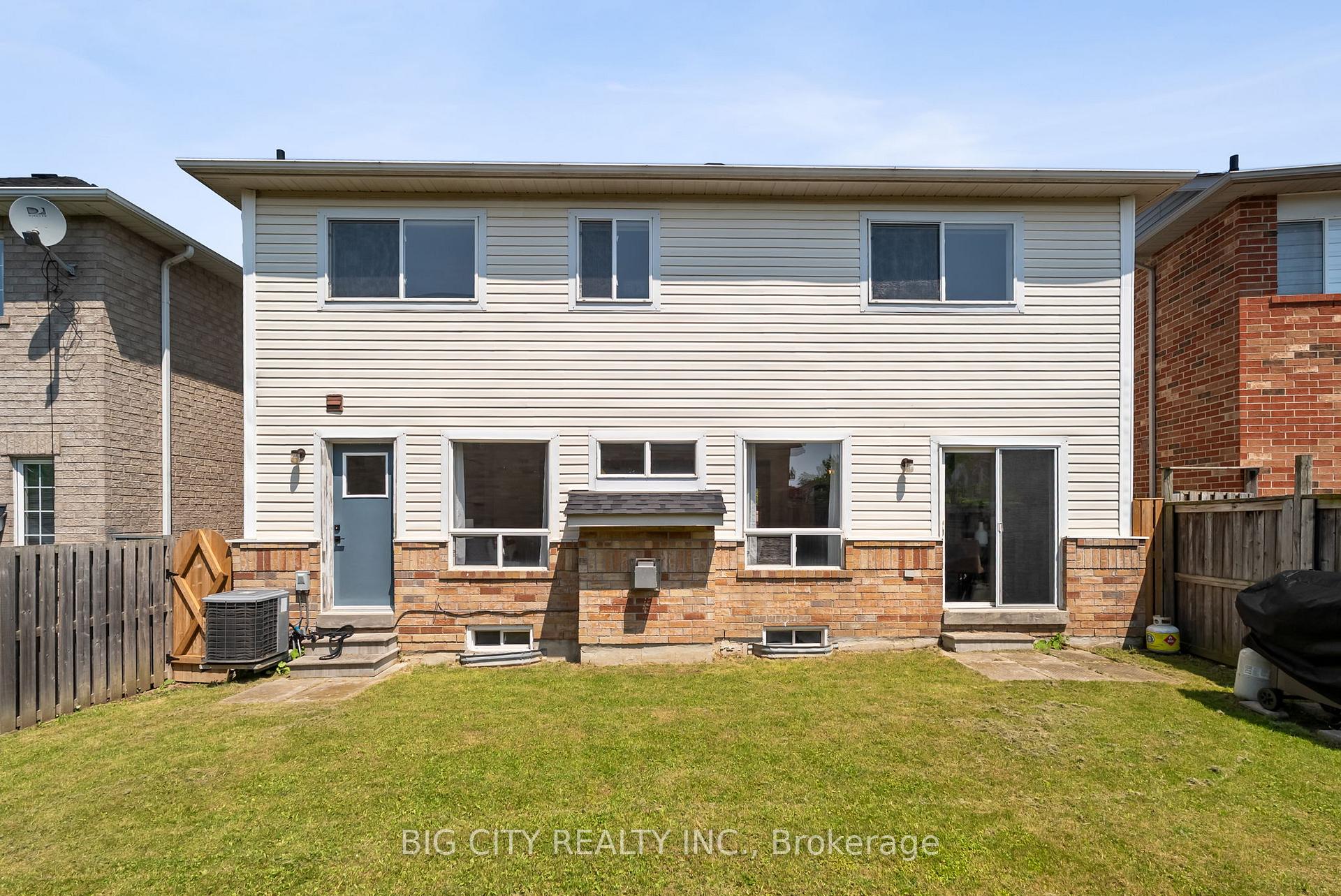 Photo 46 of 70 Greenhalf Drive, Ajax, South East — HOMEH