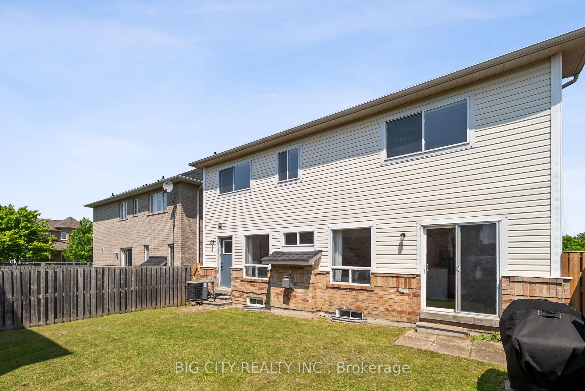 Photo 47 of 70 Greenhalf Drive, Ajax, South East — HOMEH