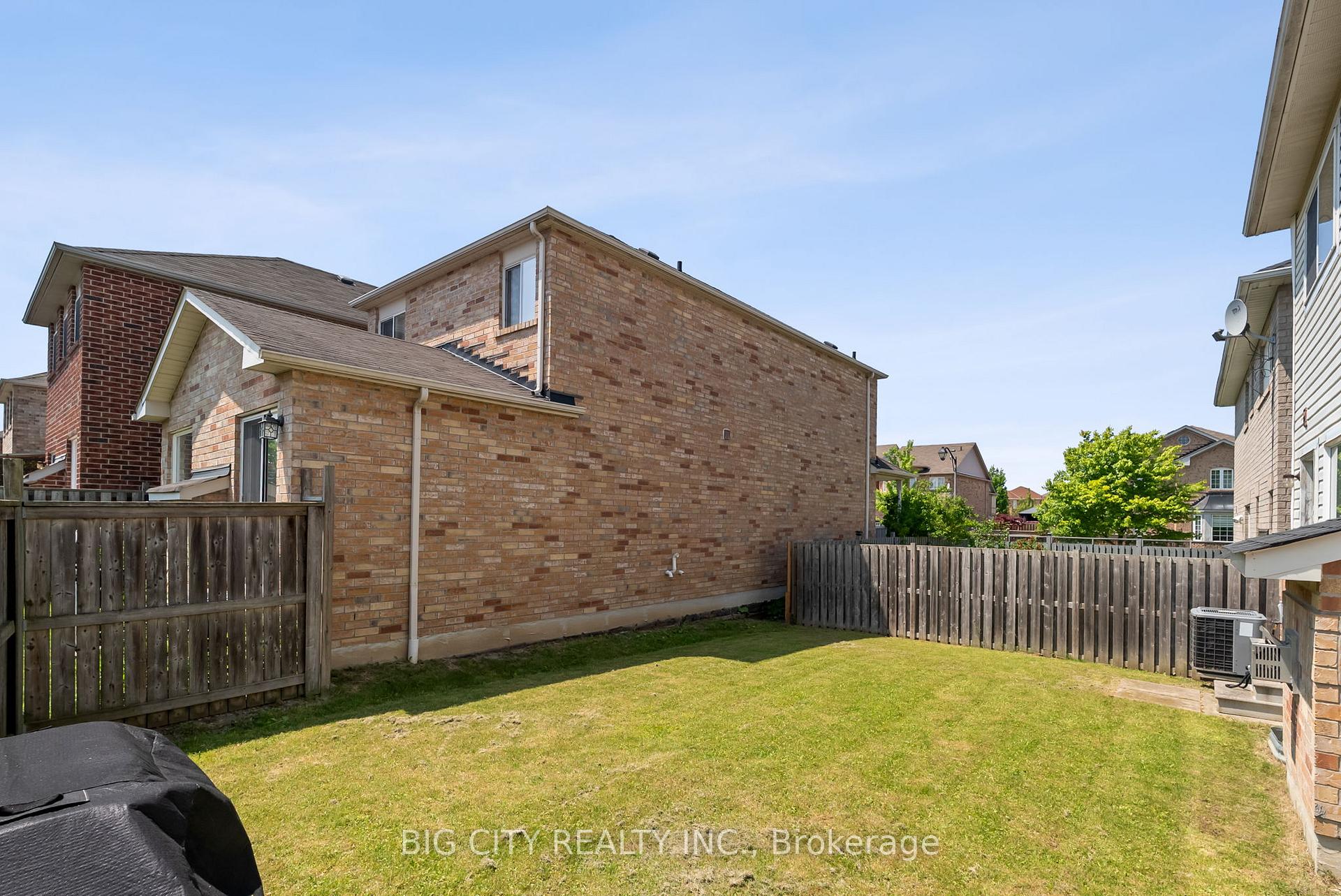 Photo 48 of 70 Greenhalf Drive, Ajax, South East — HOMEH