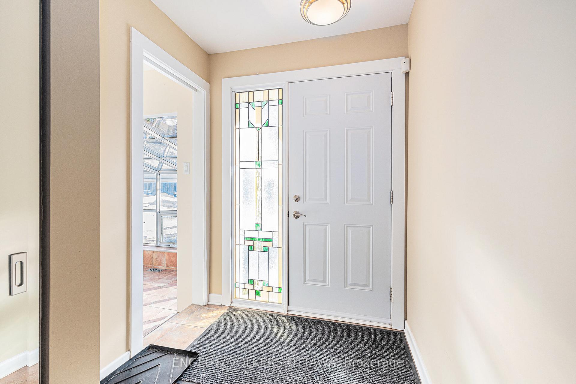 Photo 6 of 1930 Fairmeadow Crescent, Ottawa, Guildwood Estates - Urbandale Acres — HOMEH